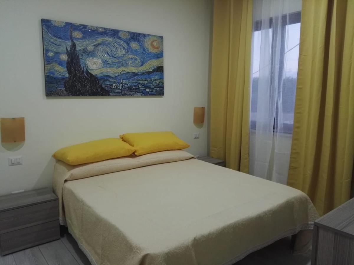 Villa Miriam Mondragone Luaran gambar